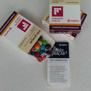 #CAIXINHAREMEDIO #PRODUTO #GLOBO #LANCAMENTODEPRODUTO #VERMELHO #BEGE #CONFEITOSDECHOCOLATE (1)-compressed